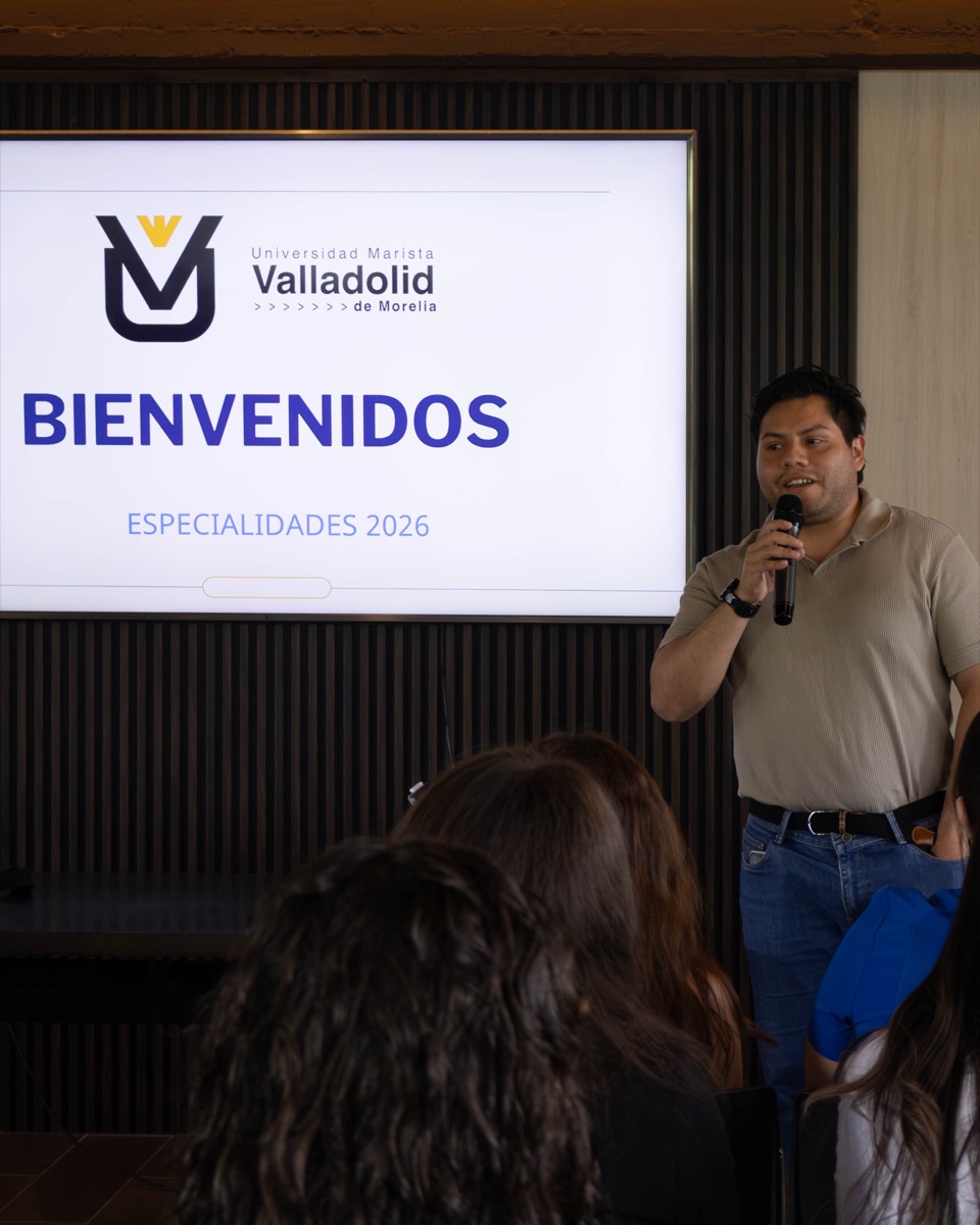 Presentacion de las especialidades ante los nuevos alumnos.